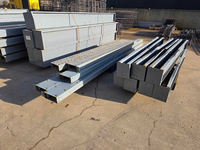 Diverse draagarmstellingen - afbeelding 10 van  16