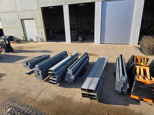 Diverse draagarmstellingen - afbeelding 14 van  16