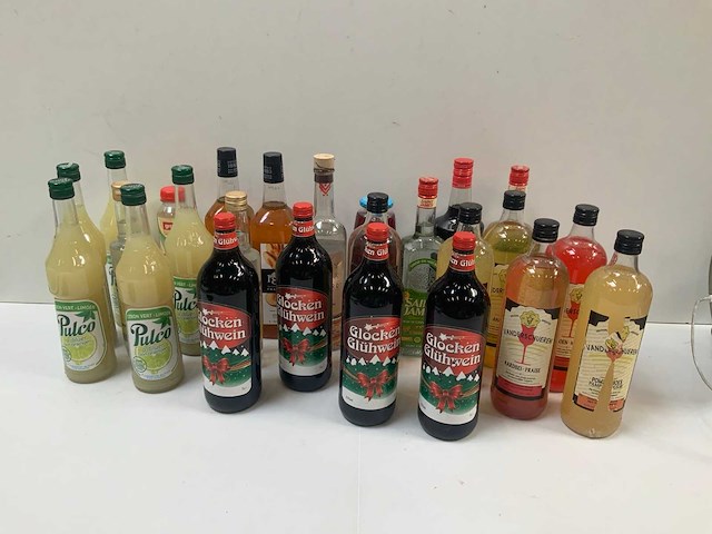 Diverse drank (18x) - afbeelding 1 van  6
