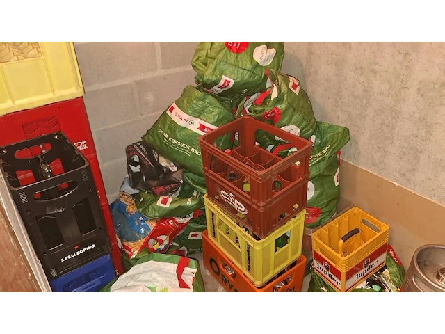 Diverse dranken en leeggoed - afbeelding 3 van  8