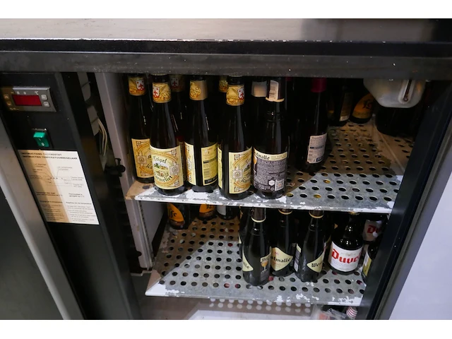 Diverse dranken en leeggoed - afbeelding 7 van  8