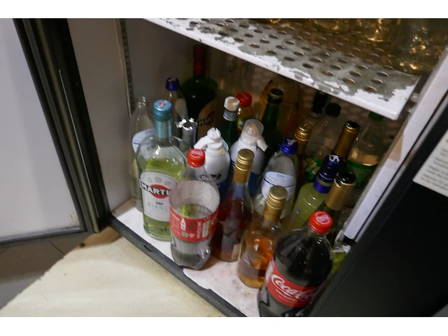 Diverse dranken en leeggoed - afbeelding 8 van  8