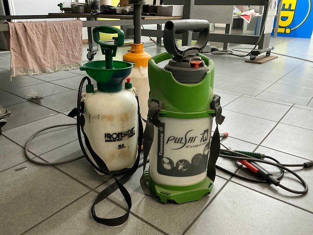 Diverse drukspuiten (3x) - afbeelding 2 van  3