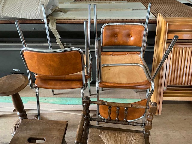 Diverse eetkamer -en klapstoelen - afbeelding 2 van  3