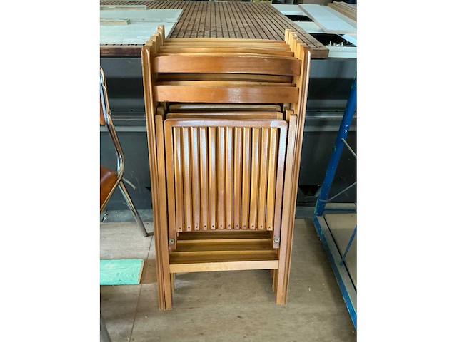 Diverse eetkamer -en klapstoelen - afbeelding 3 van  3