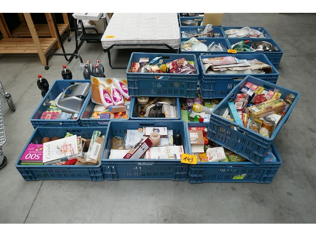Diverse eetwaren en dergelijken - afbeelding 1 van  8