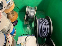 Diverse electronica accessoires en kabels - afbeelding 11 van  23