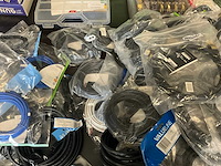 Diverse electronica accessoires en kabels - afbeelding 22 van  23