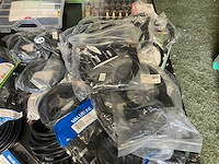 Diverse electronica accessoires en kabels - afbeelding 23 van  23