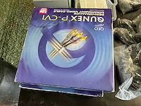 Diverse electronica accessoires en kabels - afbeelding 4 van  23