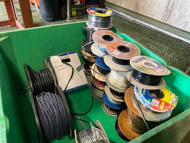 Diverse electronica accessoires en kabels - afbeelding 16 van  23