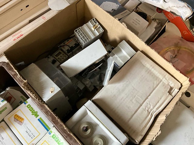 Diverse electronica - afbeelding 23 van  27