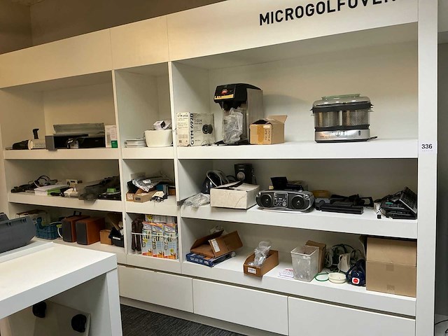 Diverse electrotoestellen en toebehoren - afbeelding 1 van  10