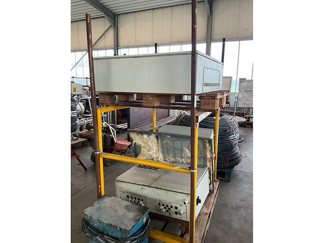 Diverse elektriciteitskasten (3x) en transformator - afbeelding 5 van  18