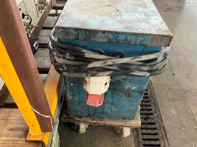 Diverse elektriciteitskasten (3x) en transformator - afbeelding 10 van  18