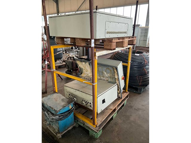 Diverse elektriciteitskasten (3x) en transformator - afbeelding 11 van  18