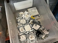 Diverse elektriciteitstoebehoren - afbeelding 4 van  12