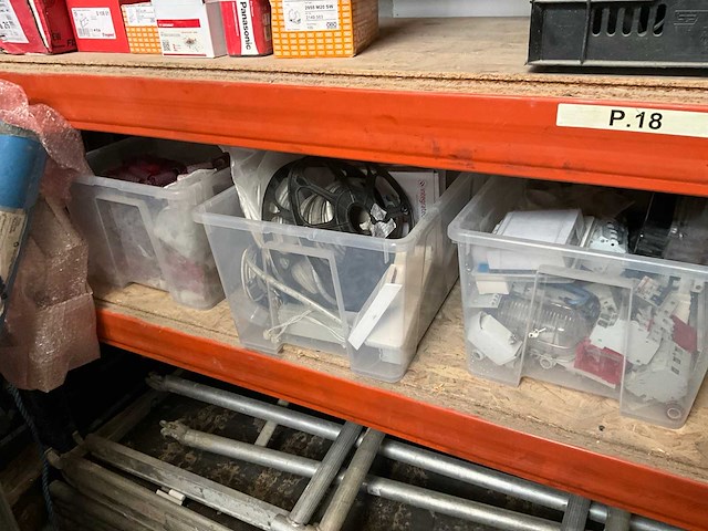 Diverse elektriciteitstoebehoren - afbeelding 5 van  12