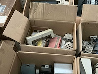 Diverse elektriciteitstoebehoren - afbeelding 2 van  10