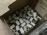 Diverse elektriciteitstoebehoren - afbeelding 3 van  10