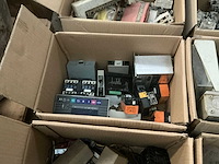 Diverse elektriciteitstoebehoren - afbeelding 8 van  10