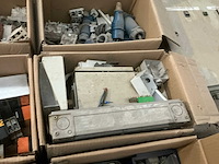 Diverse elektriciteitstoebehoren - afbeelding 9 van  10