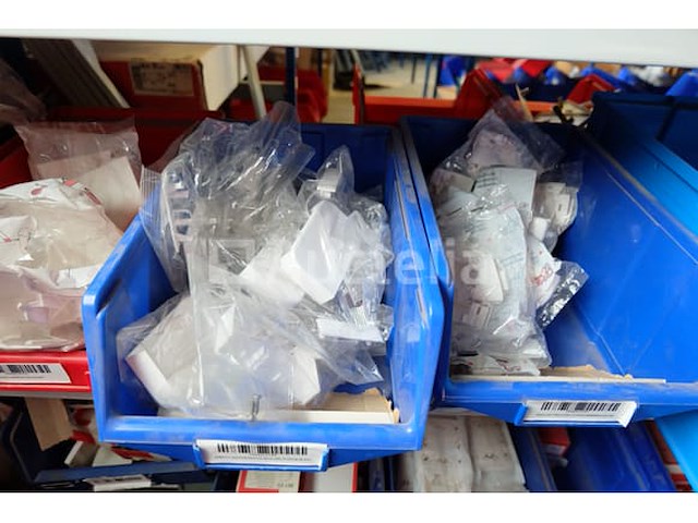 Diverse elektrische accessoirepakketten - afbeelding 14 van  26