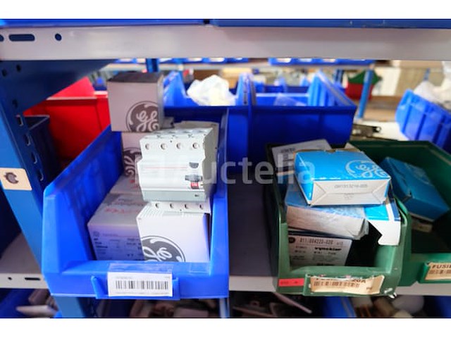 Diverse elektrische accessoirepakketten - afbeelding 24 van  26