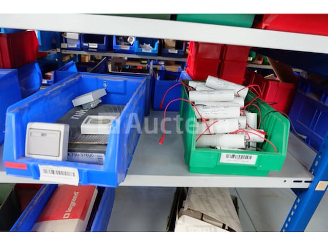 Diverse elektrische accessoirepakketten - afbeelding 5 van  50