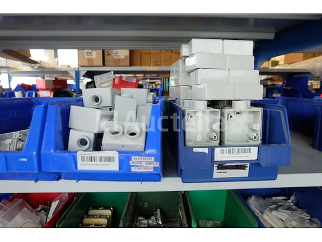 Diverse elektrische accessoirepakketten - afbeelding 50 van  50