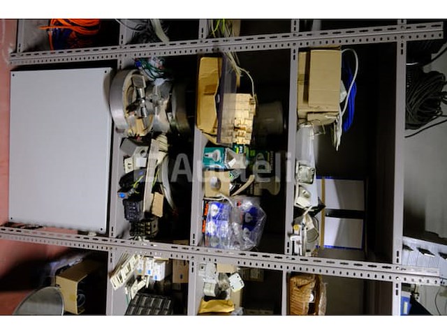 Diverse elektrische apparatuur set - afbeelding 4 van  24