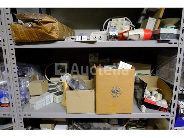 Diverse elektrische apparatuur set - afbeelding 15 van  24