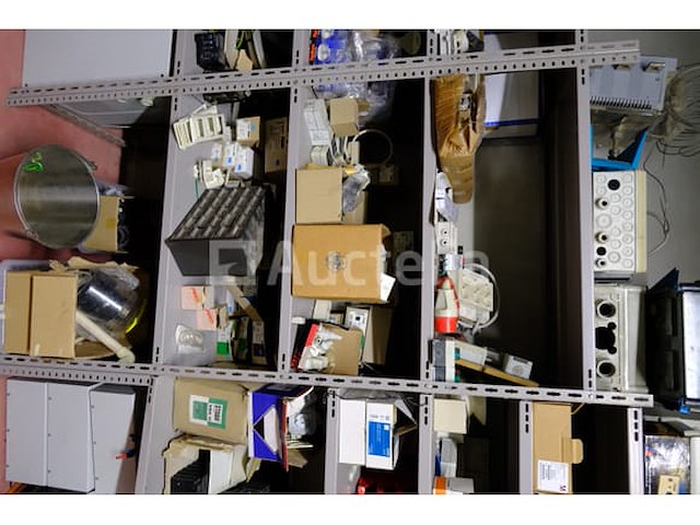 Diverse elektrische apparatuur set - afbeelding 21 van  24