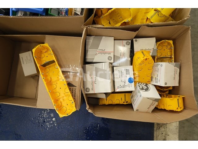 Diverse elektrische apparatuur set - afbeelding 1 van  36