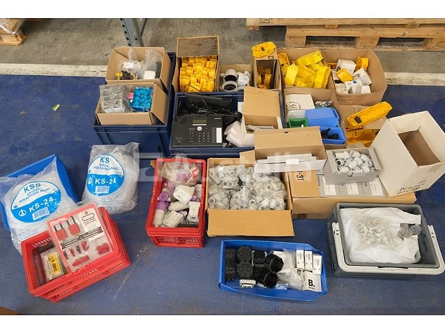 Diverse elektrische apparatuur set - afbeelding 12 van  36