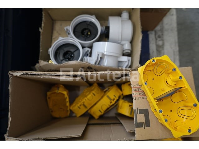 Diverse elektrische apparatuur set - afbeelding 31 van  36