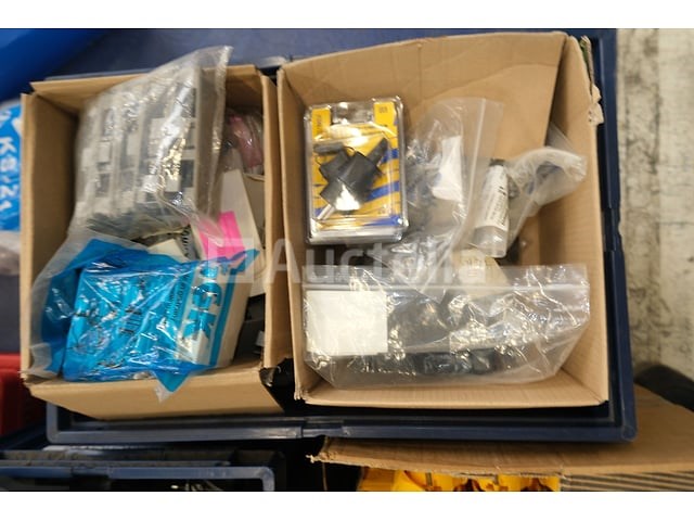 Diverse elektrische apparatuur set - afbeelding 35 van  36