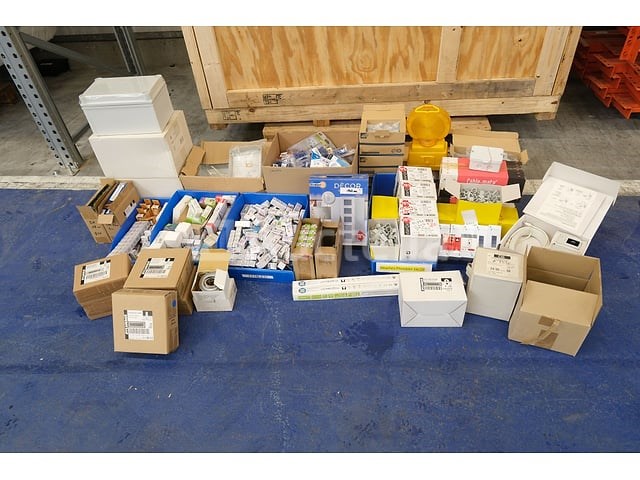Diverse elektrische apparatuur set - afbeelding 14 van  19
