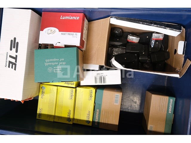 Diverse elektrische apparatuur set - afbeelding 4 van  22