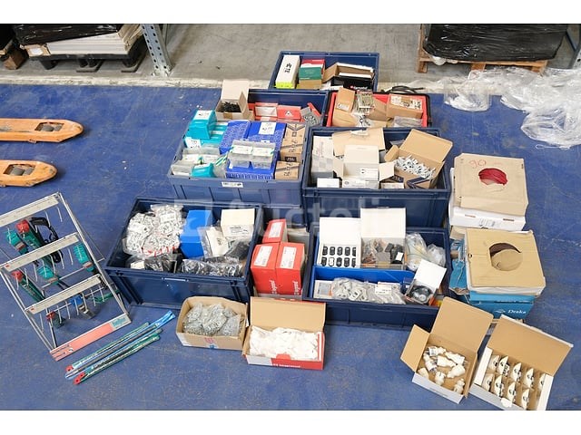 Diverse elektrische apparatuur set - afbeelding 16 van  22
