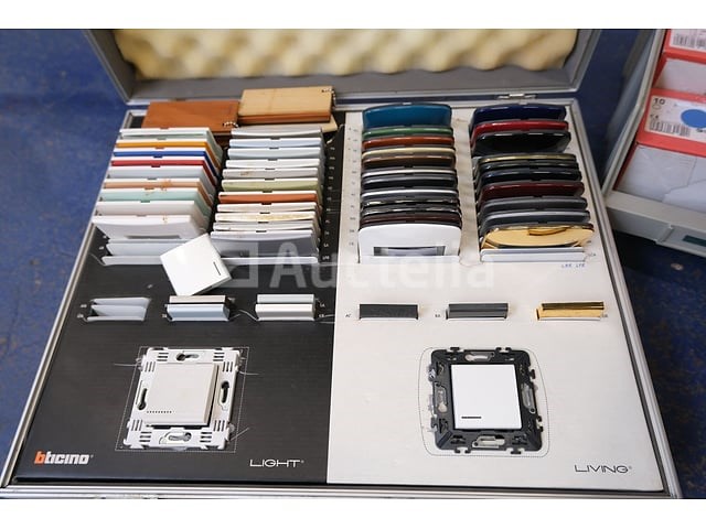 Diverse elektrische apparatuur set - afbeelding 16 van  23