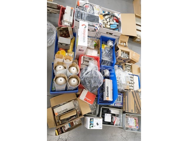Diverse elektrische apparatuur set - afbeelding 1 van  18