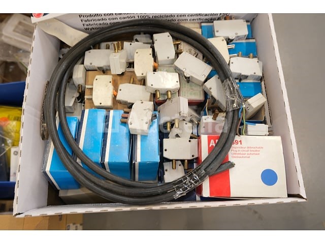 Diverse elektrische apparatuur set - afbeelding 12 van  18