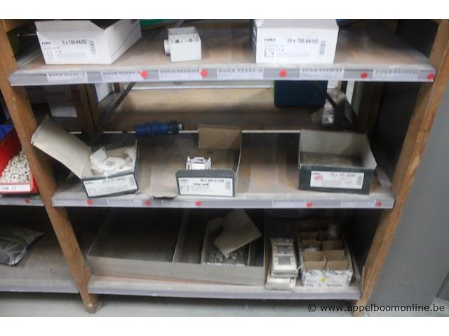 Diverse elektrische installatiematerialen niko, obo bettermann, diverse elektrische componenten en installatiematerialen - afbeelding 2 van  7