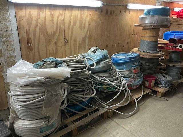 Diverse elektrische kabels - afbeelding 1 van  7
