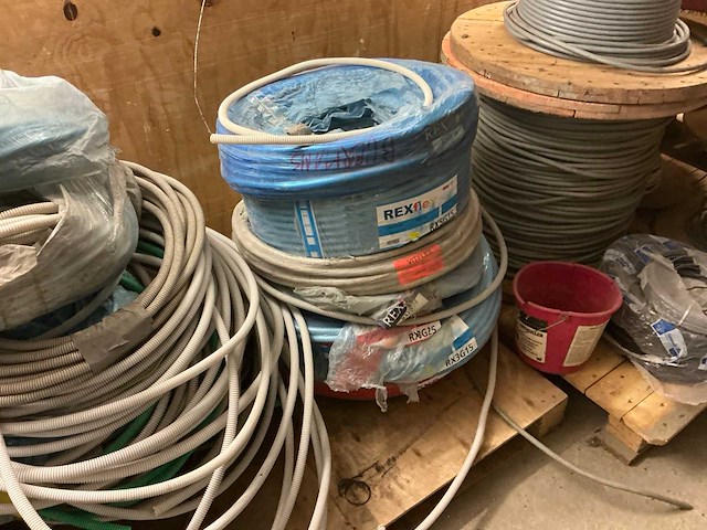 Diverse elektrische kabels - afbeelding 5 van  7