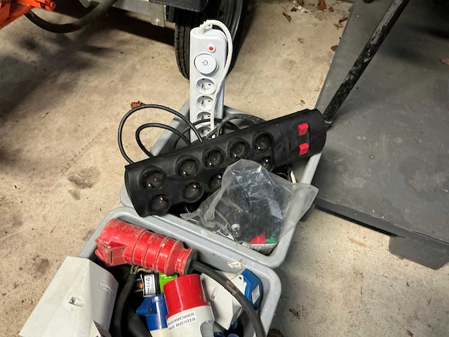 Diverse elektrische onderdelen - afbeelding 4 van  6