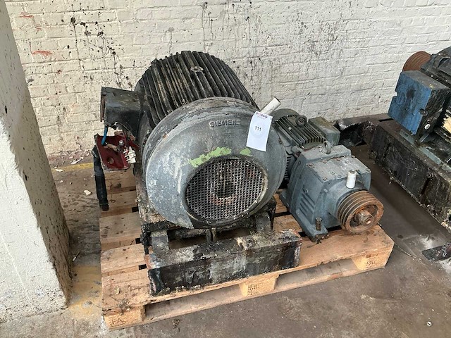 Diverse elektromotoren (2x) - afbeelding 1 van  4