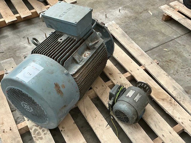 Diverse elektromotoren (2x) - afbeelding 4 van  5