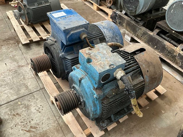 Diverse elektromotoren (2x) - afbeelding 2 van  5